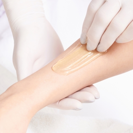 Epilazione Braccia con Sugaring Wax