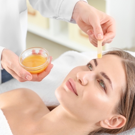 Epilazione Contorno Viso con Sugaring Wax