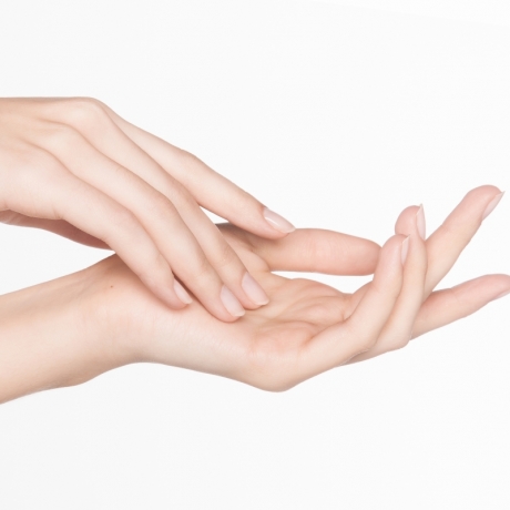 Epilazione Mani con Filo Arabo